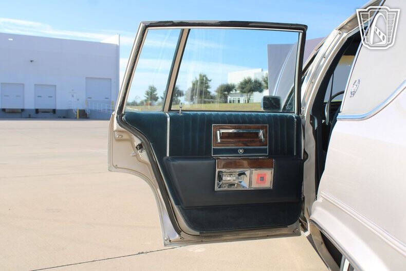 1987 Cadillac Brougham