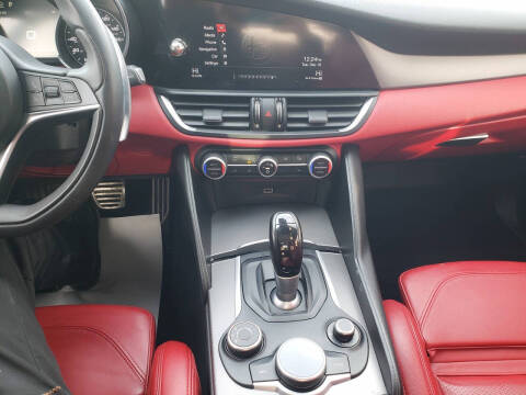 2017 Alfa Romeo Giulia Ti