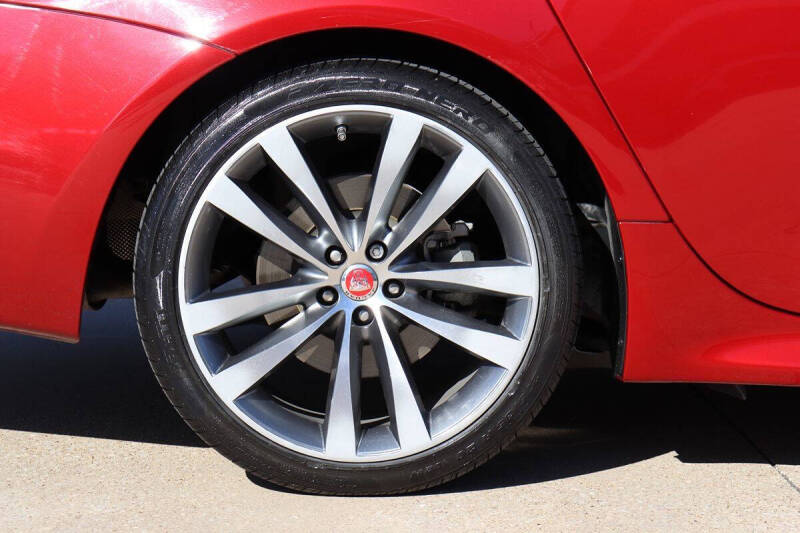 2016 Jaguar XJ R-Sport