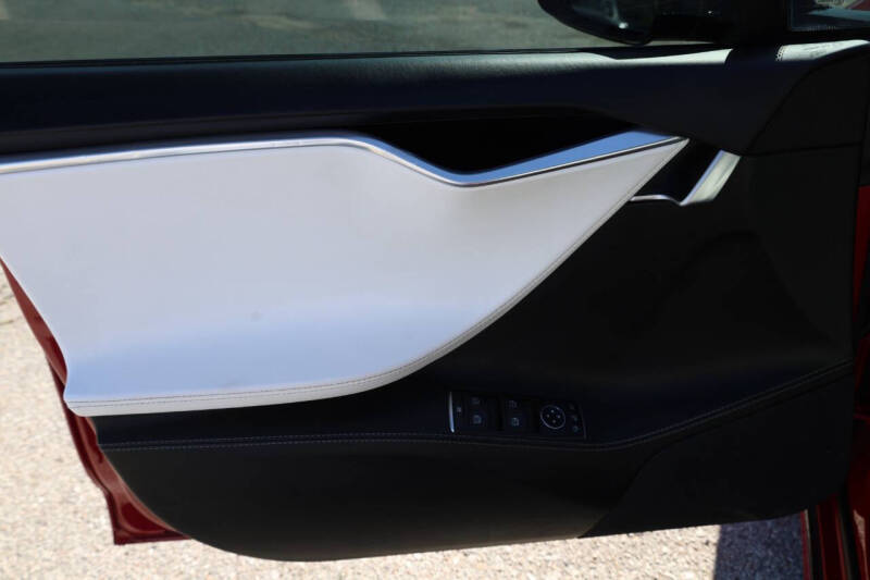 2016 Tesla Model S 90D