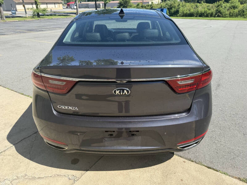 2017 Kia Cadenza Premium
