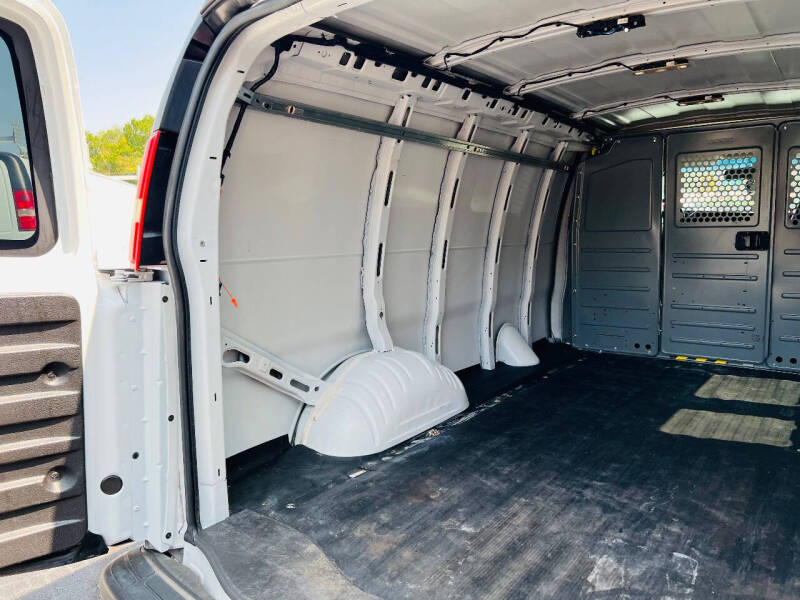 2017 Chevrolet Express 2500