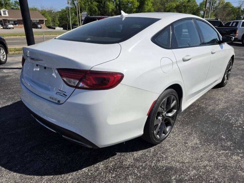 2016 Chrysler 200 S