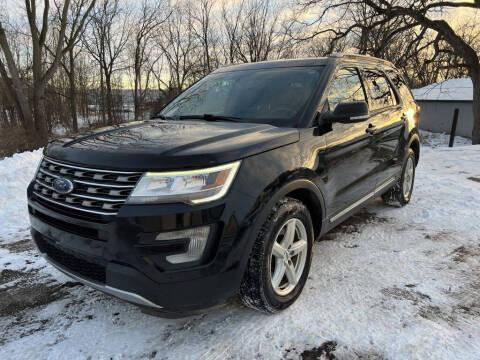 2017 Ford Explorer for sale at Greystone Auto Group in Grand Rapids MI