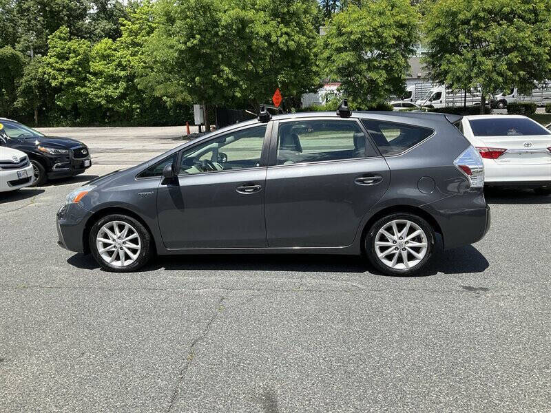 2012 Toyota Prius v Two
