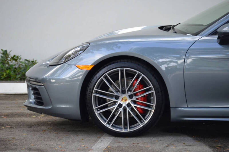 2025 Porsche 718 Cayman S