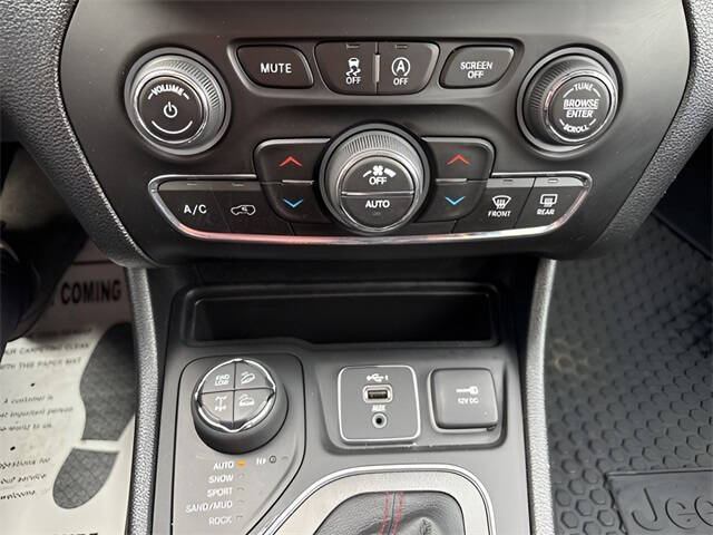 2022 Jeep Cherokee Trailhawk