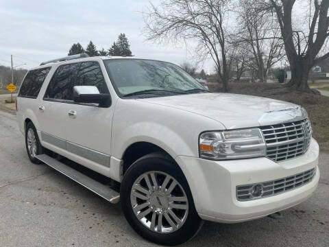 2009 Lincoln Navigator L for sale at Trocci's Auto Sales in West Pittsburg PA