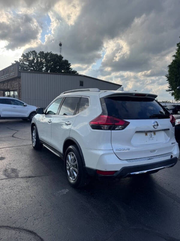 2017 Nissan Rogue SV