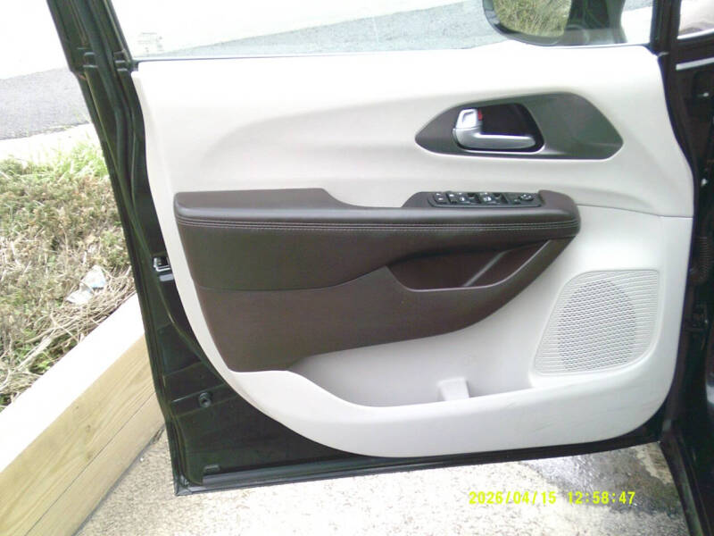 2017 Chrysler Pacifica Touring Plus