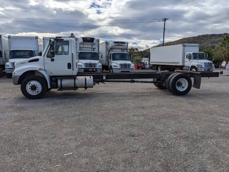 2019 International 4300 24 ft Cab Chassis(CDL)