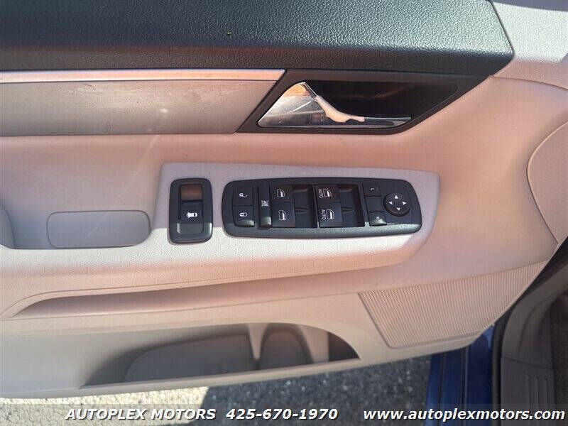 2011 Volkswagen Routan