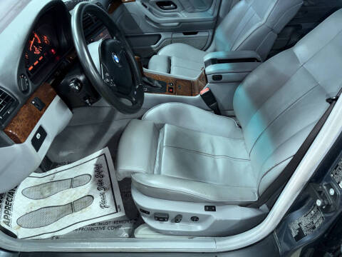 2001 BMW 7 Series 740i