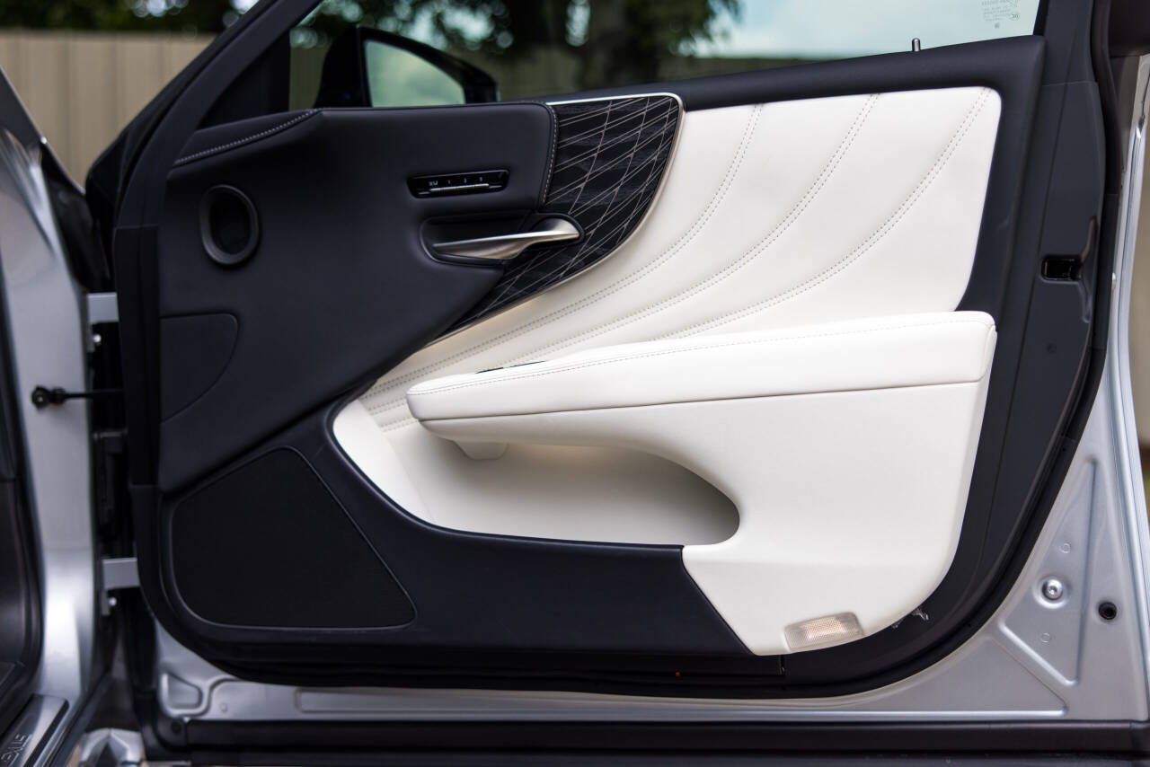2022 Lexus LS 500 23