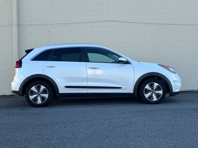 2017 Kia Niro LX