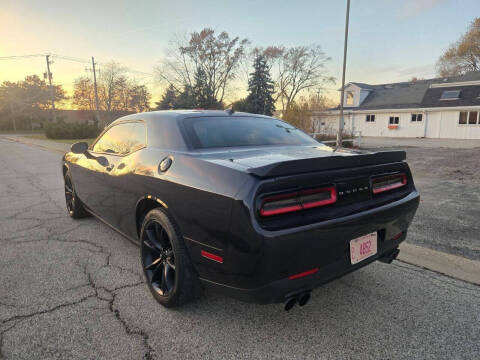 2016 Dodge Challenger SXT Plus