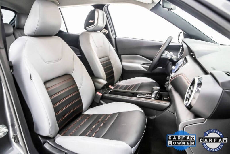 2022 Nissan Kicks SR