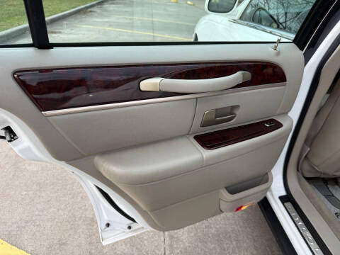 2008 Lincoln Town Car Signature Limited