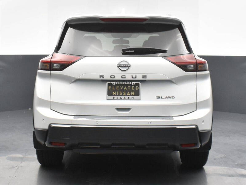 2025 Nissan Rogue SL