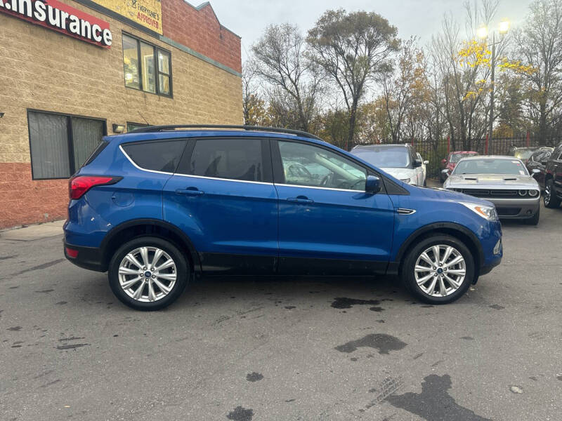 2019 Ford Escape SEL photo 18