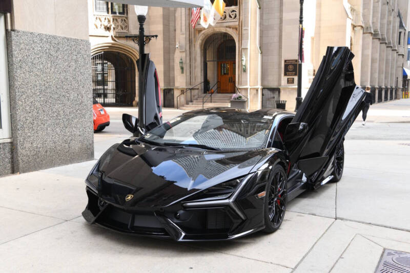 2024 Lamborghini Revuelto