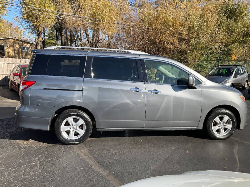 2017 Nissan Quest SV