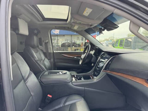 2017 Cadillac Escalade ESV Premium Luxury