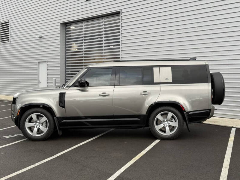 2024 Land Rover Defender 130 P400 X-Dynamic SE