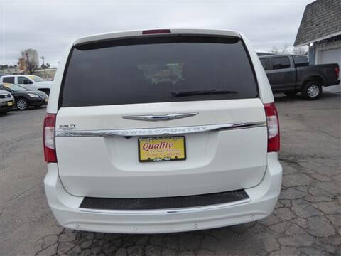 2012 Chrysler Town and Country Touring