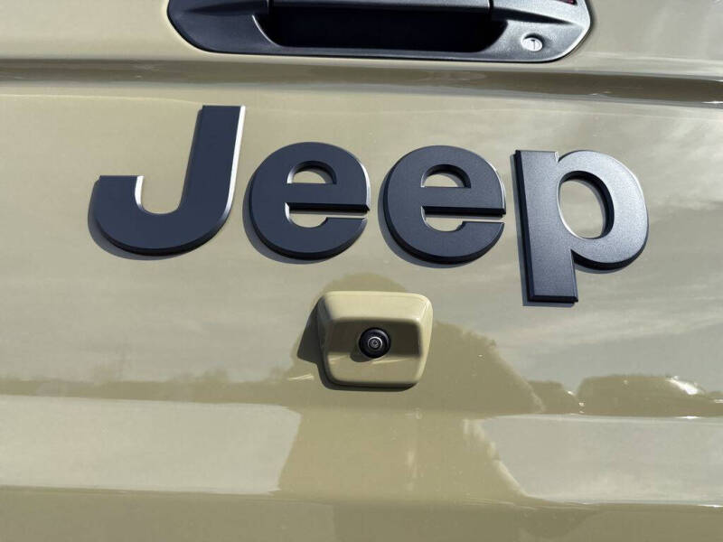 2026 Jeep Gladiator Sport