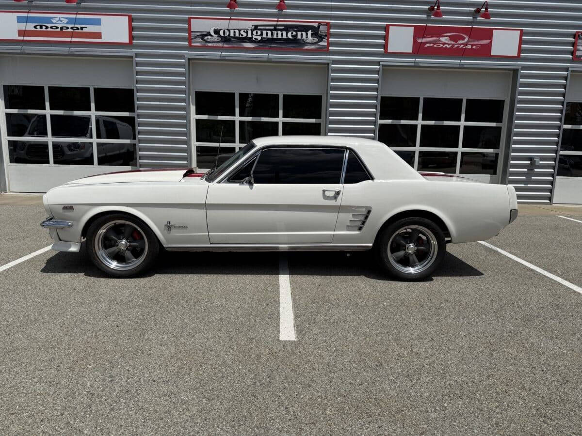 1966 Ford Mustang 3