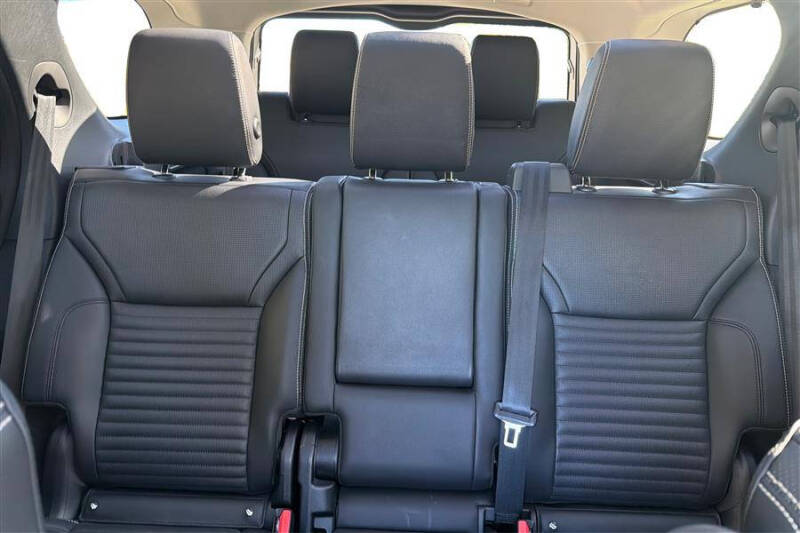 2024 Land Rover Discovery P300 S