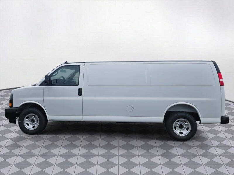 2025 Chevrolet Express 2500