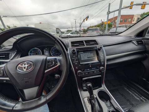 2017 Toyota Camry Hybrid XLE