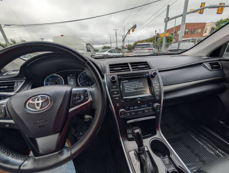 2017 Toyota Camry Hybrid XLE