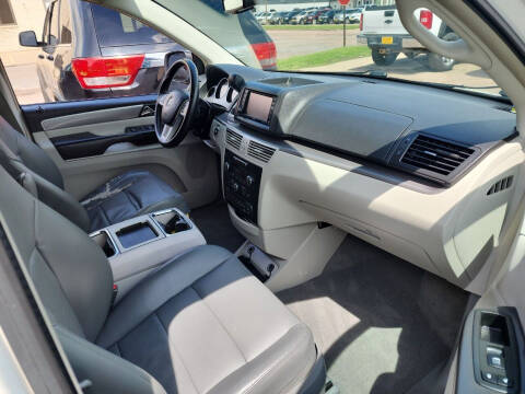 2012 Volkswagen Routan SEL