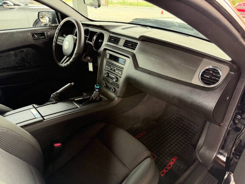 2010 Ford Mustang V6