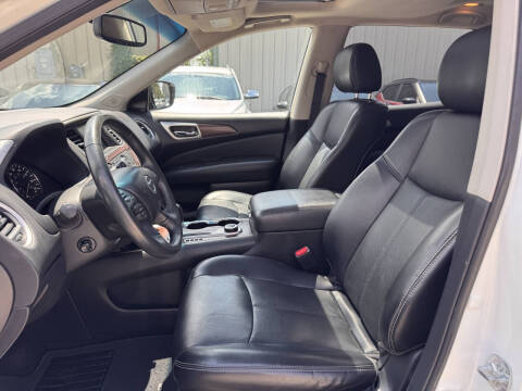 2017 Nissan Pathfinder Platinum