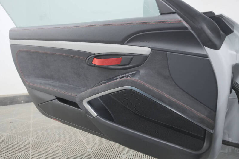 2016 Porsche Cayman GT4