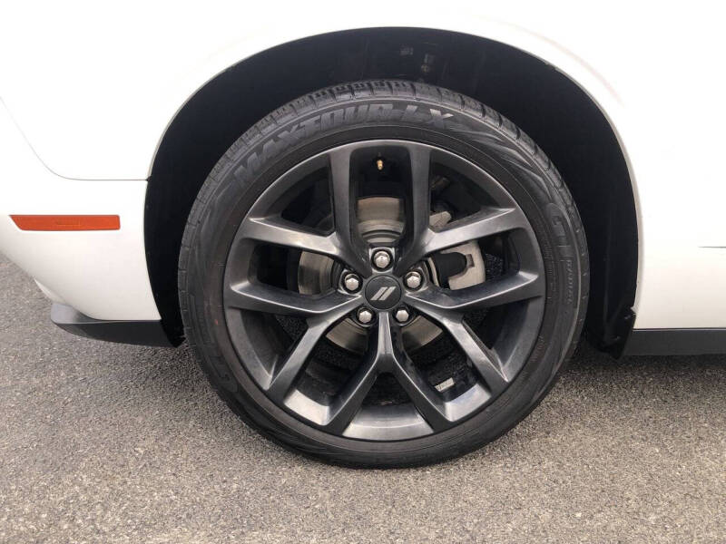 2021 Dodge Challenger SXT