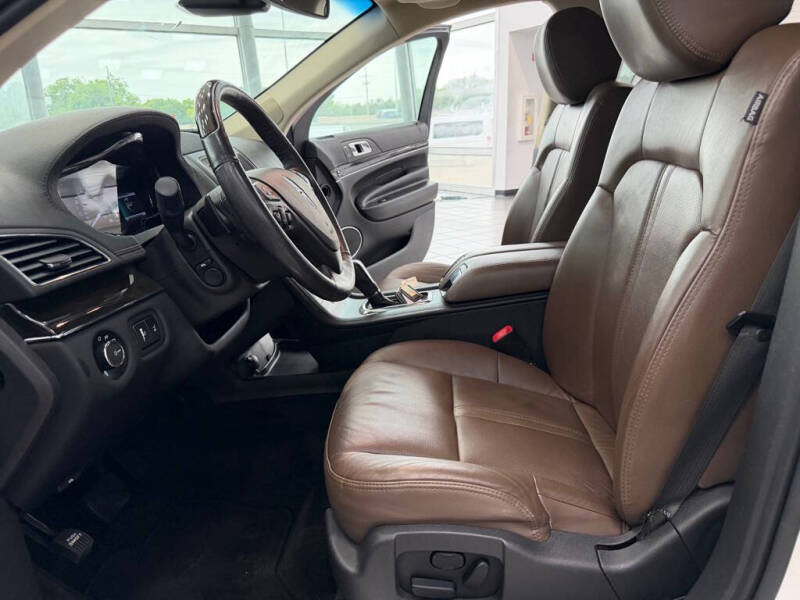 2014 Lincoln MKT