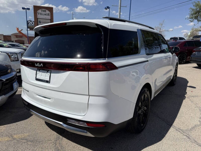 2022 Kia Carnival SX