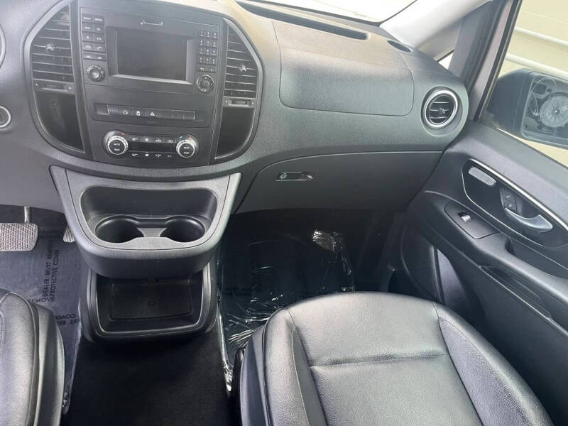 2016 Mercedes-Benz Metris Passenger