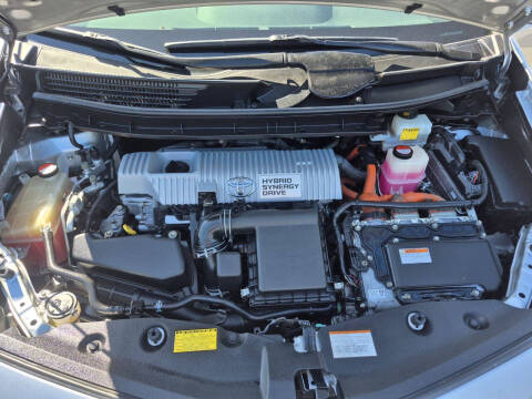 2015 Toyota Prius v Three