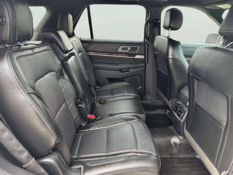 2017 Ford Explorer Platinum