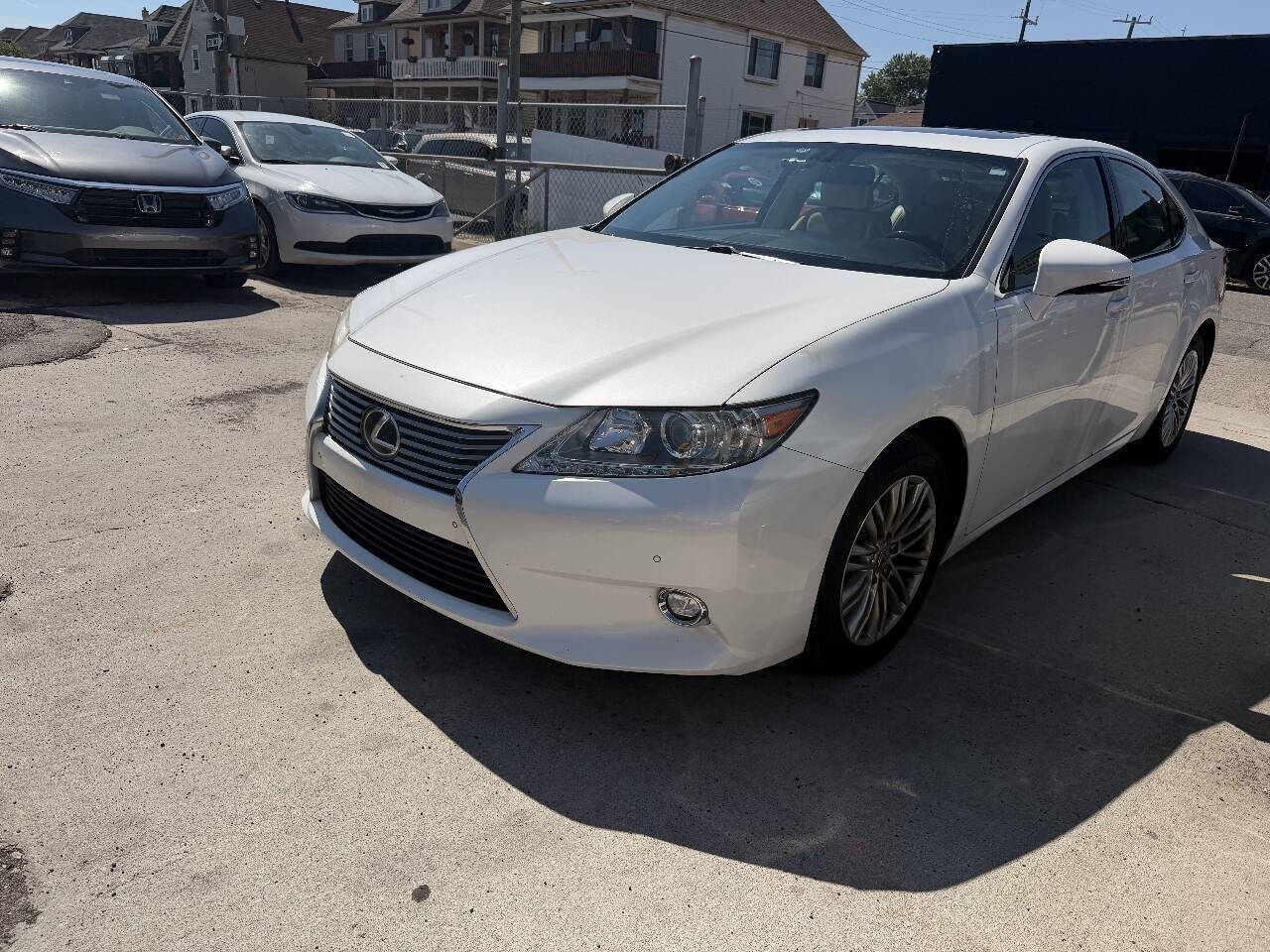 White 2014 Lexus ES 350 Base 4dr Sedan 2