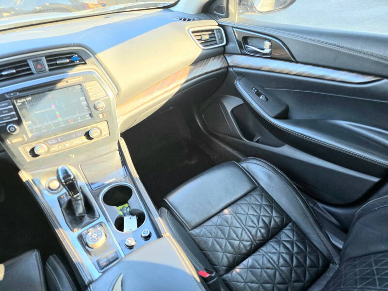 2016 Nissan Maxima Platinum