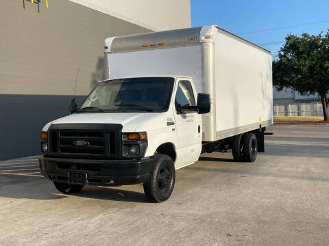 2017 Ford 16 FEET BOX TRUCK