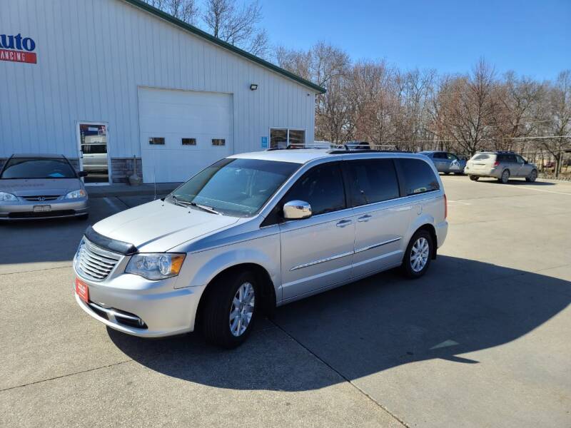 2012 Chrysler Town and Country for sale at AmericAuto in Des Moines IA