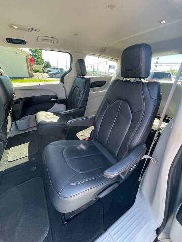 2020 Chrysler Pacifica Touring L